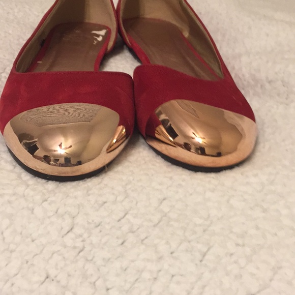 🌺Red flats with gold toe🌺 - Picture 3 of 6